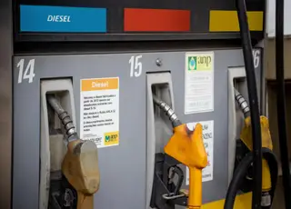 Etanol e gasolina ficam estáveis no Brasil em março