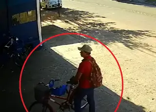 Vídeo mostra ladrão fugindo com bicicleta furtada em plena luz do dia
