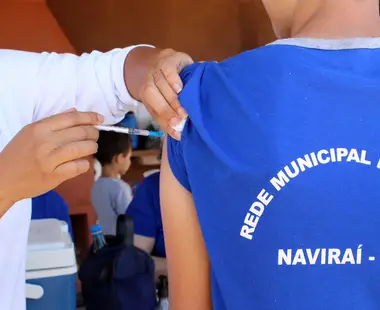 Saúde de Naviraí inicia vacinação contra Dengue em crianças de 10 e 11 anos de idade