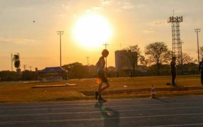 Sob calor de 32ºC, meninas e meninas superam recordes no Parque Ayrton Senna