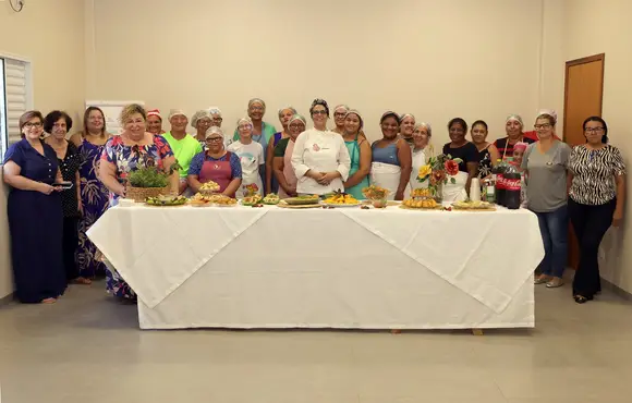 Ação do programa Cidade Empreendedora em Naviraí traz curso de preparo de salgadinhos para festas