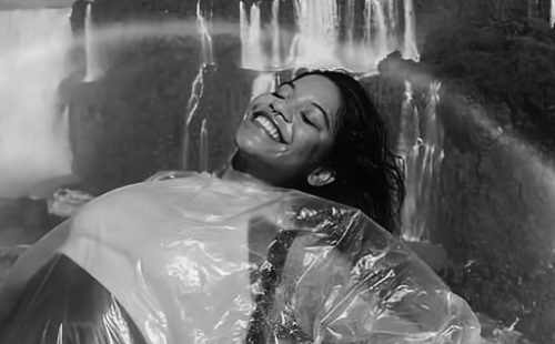 1751230042_juliana_marinspb03.jpg