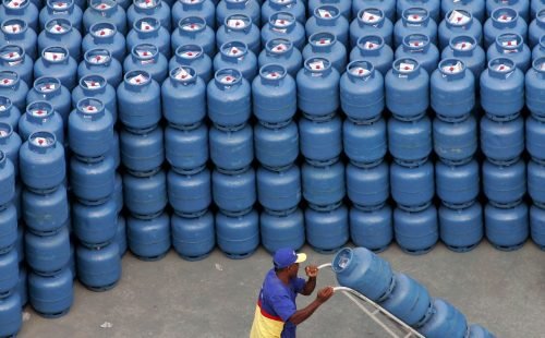 1761651073_2020-04-08t210356z_1_lynxnpeg370nq_rtroptp_4_energy-bolivia-brazil.jpg 1761651073_2020-04-08t210356z_1_lynxnpeg370nq_rtroptp_4_energy-bolivia-brazil.jpg