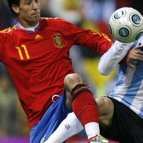 2009-11-14t120000z_957882412_gm1e5bf0gdx01_rtrmadp_3_soccer-spain.jpg