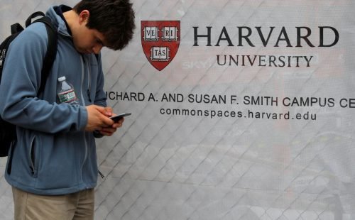 2018-08-30t195950z_1_lynxnpee7t1ie_rtroptp_4_eua-harvard-discriminacao.jpg