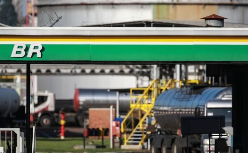 2019-05-07t131900z_6993045_rc15f3e59060_rtrmadp_3_petrobras-divestiture-refineries.jpg