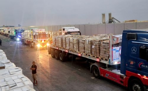 2025-10-15t111110z_1_lynxnpel9e0jl_rtroptp_4_israel-palestinians-egypt-aid-trucks.jpg