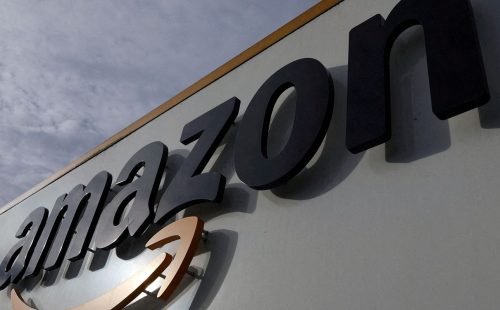 2025-10-28t111009z_1_lynxmpel9r0j5_rtroptp_4_usa-holiday-shopping-amazon-hiring.jpg