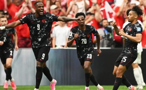 2026-06-18t233450z_1639021472_up1em6i1ti016_rtrmadp_3_soccer-worldcup-can-qat.jpg