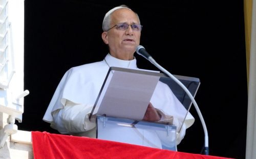 2026-08-09t161318z_1_lynxmpem780ag_rtroptp_4_pope-prayer.jpg