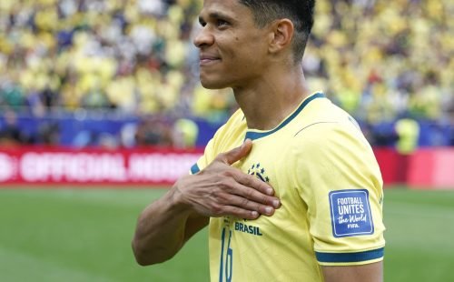 29jun2026brasilxjapao123_douglas_santos_bate_no_peito.jpg