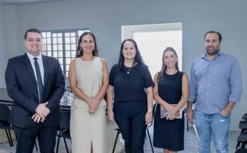 (Da esq. p/ dir.) Gerônimo Teixeira Ollé, Anna Maura Schulz Alonso Flores, Flávia Fabiane Medeiros, Fernanda Barrueco, e Fauze Walid Selem.