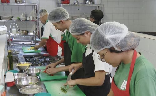 alunos_do_curso_tecnico_de_gastronomia_do_instituto_federal_de_brasilia.jpg
