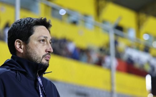 arthur_elias-tecnico_selecao_fem.jpg