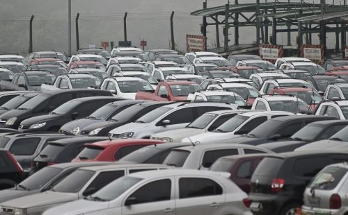 carros-patio-montadora-sao_bernargo_sp1-marcelo_camargo.jpg