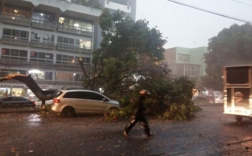 chuva_surpreende_belo_horizonte.jpg