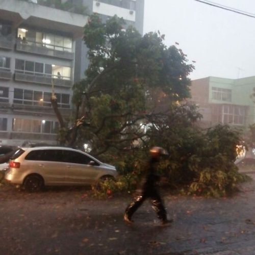 chuva_surpreende_belo_horizonte.jpg