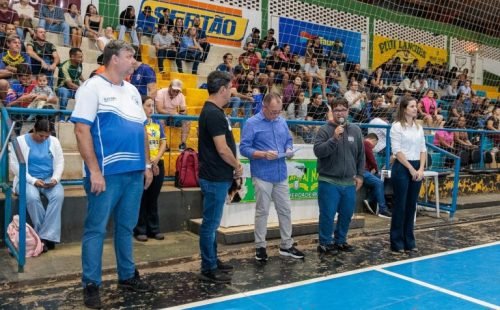com-700-inscritos-25a-copa-cidade-de-futsal-de-base-e-aberta-em-navirai-2-768x512.jpeg