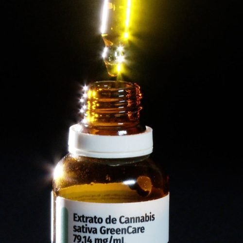 extrato_de_cannabis_e_utilizado_para_dores_fisicas_e_mentais.jpg