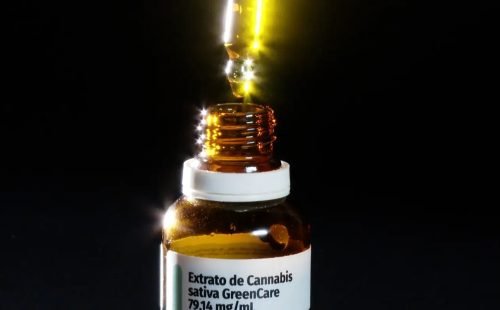 extrato_de_cannabis_e_utilizado_para_dores_fisicas_e_mentais.jpg