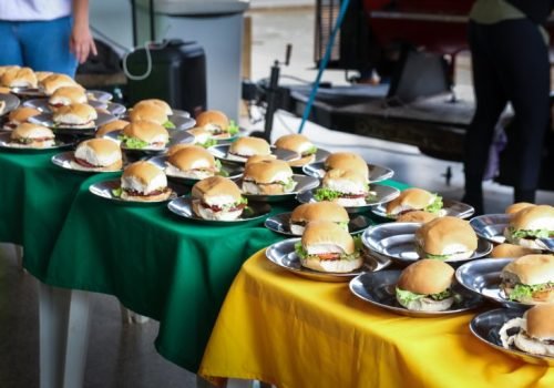 hamburguer-na-escola-1510-768x512.jpeg
