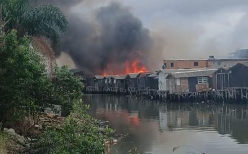 incendio-atinge-casas-na-regiao-da-zona-noroeste.jpg