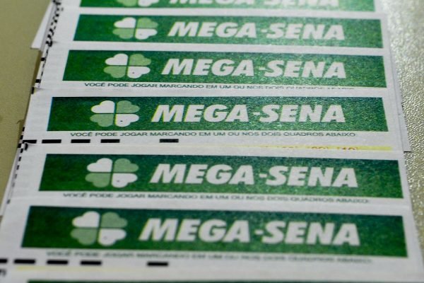 mega_sena_mcajr_abr_2904223677.jpg