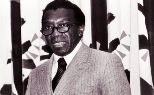 milton_santos_100_anos_geografo_negro_teorizou_sobre_desigualdades03.jpg