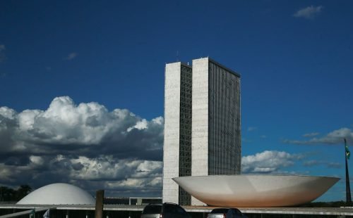 monumentos_brasilia_cupula_plenario_da_camara_dos_deputados3103201337.jpg