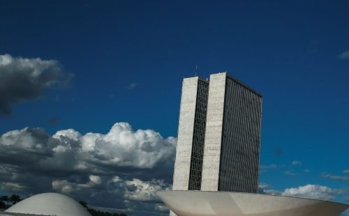 monumentos_brasilia_cupula_plenario_da_camara_dos_deputados3103201338.jpg