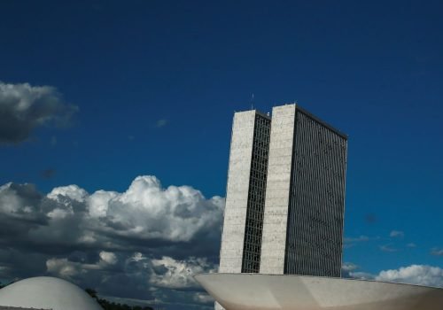 monumentos_brasilia_cupula_plenario_da_camara_dos_deputados3103201338.jpg
