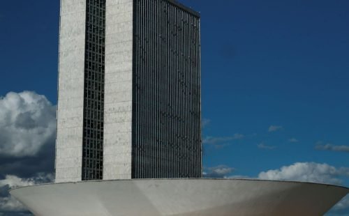 monumentos_brasilia_cupula_plenario_da_camara_dos_deputados3103201339.jpg