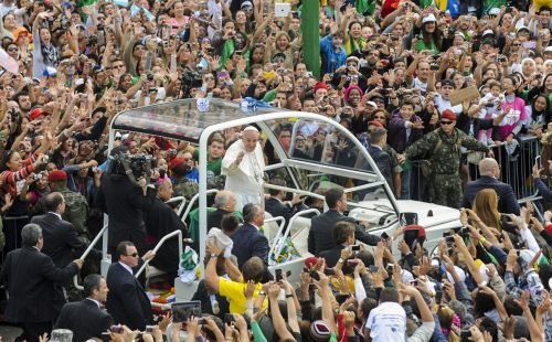 papa_francisco_rio_de_janeiro_povo.jpg