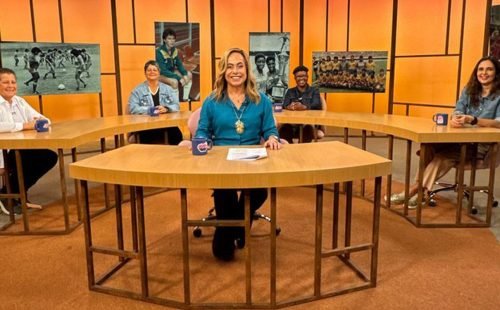 sem_censura_da_tv_brasil_recebe_pioneiras_do_futebol_feminino_a_um_ano_da_copa_do_mundo_da_modalidad.jpeg
