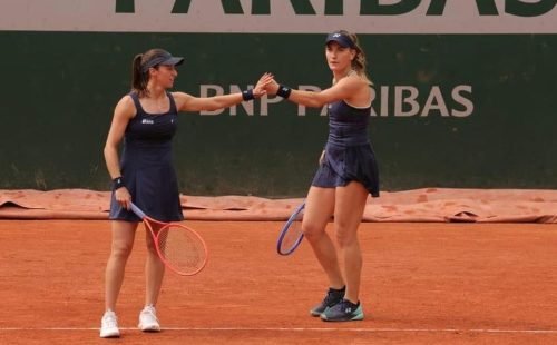 stefani_e_babos_vencem_estreia_roland_garros_2025.jpg