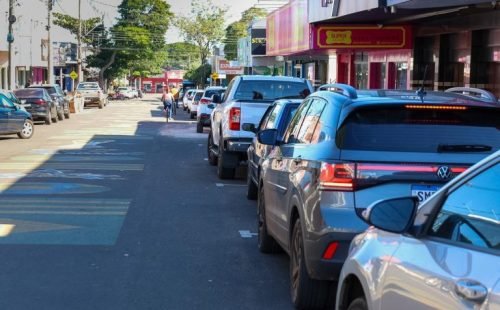 zona-azul-gratuita-busca-criar-vagas-de-estacionamento-em-navirai-4-768x513.jpeg